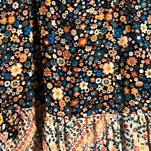 BCBGeneration Floral Ruffle Trimmed Top Size S - Picture 4 of 9